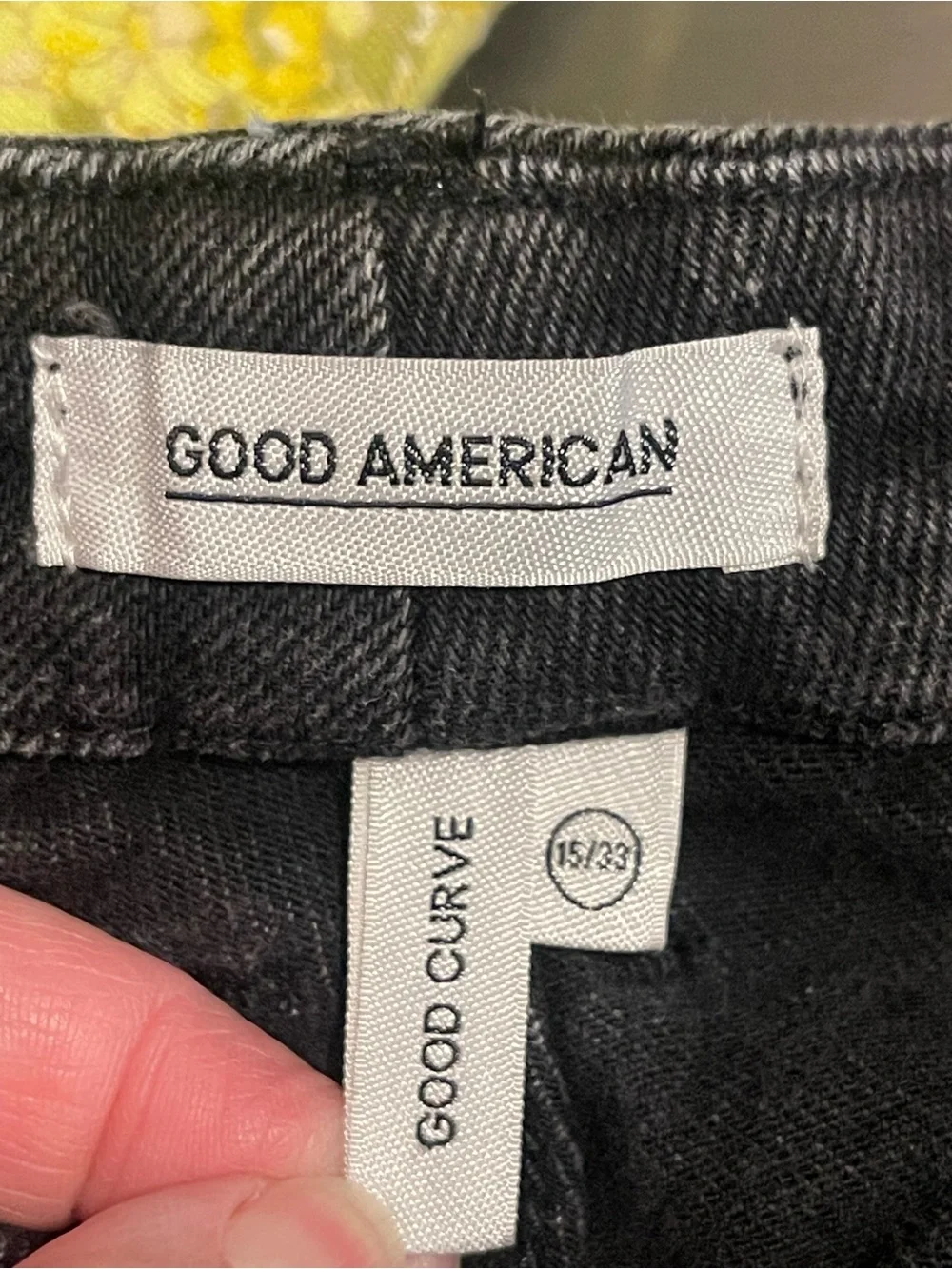 Good American Straight-Leg Jeans in Washed Black Good Curve Style